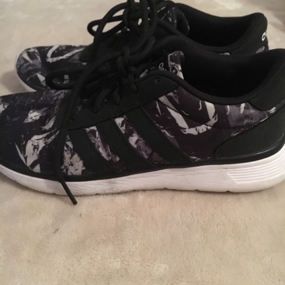 Adidas Sneakers